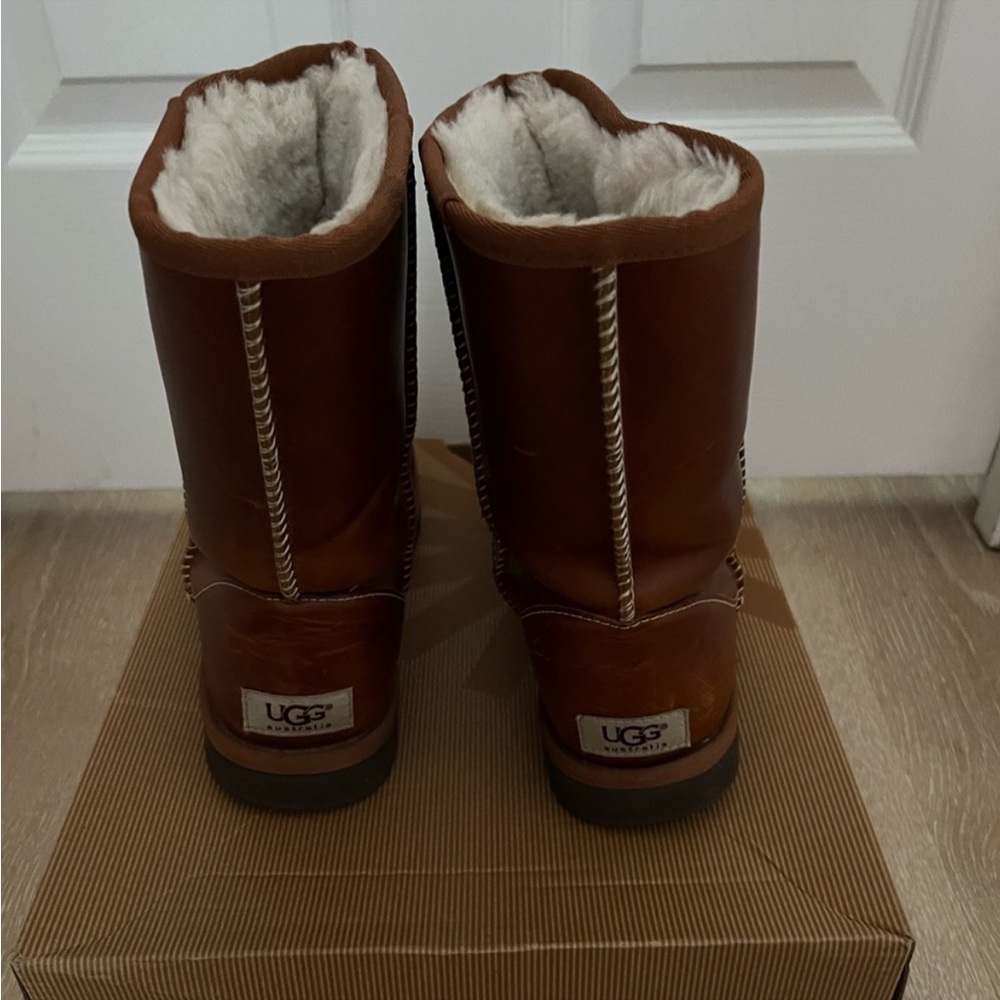 Uggs Euc Size 8 - image 2